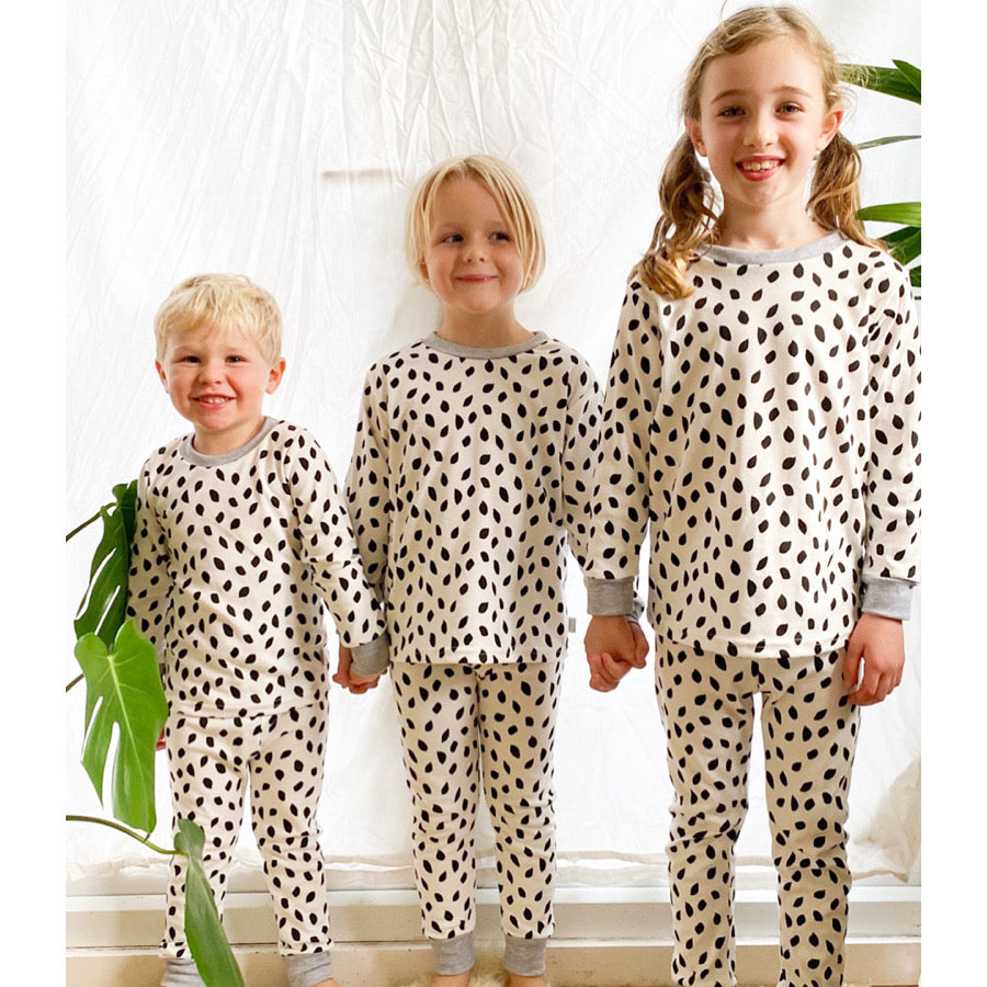 Pyjamas, Falling leaves
