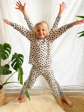 Load image into Gallery viewer, Pyjamas, Falling leaves

