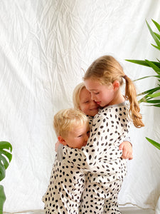 Pyjamas, Falling leaves