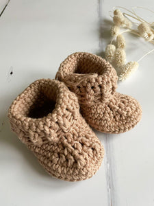 Crochet baby booties, Sand
