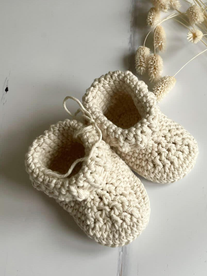 Crochet baby booties, Soft white