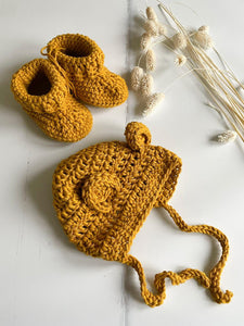 Crochet baby booties, Mustard